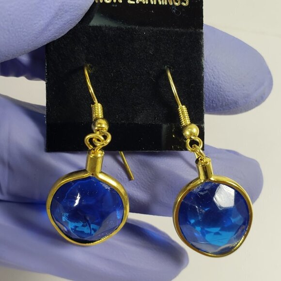 Elegant Blue Gem 1.5" Drop Earrings – Gold Tone Oval Dangle, Lightweight Jewelry - Picture 7 of 10